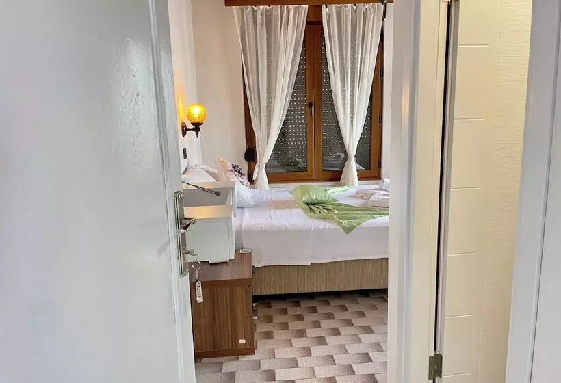 ホテル Villa Ece Pension