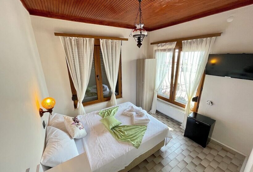 فندق Villa Ece Pension