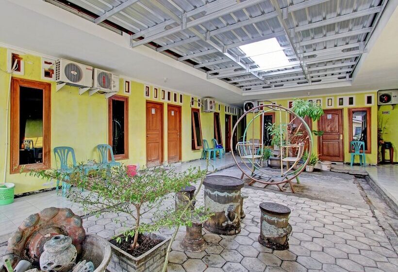 Szálloda Wiludjeng Guesthouse By Oyo