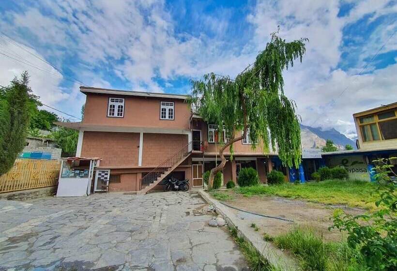 Mirza Hotel And Restaurant