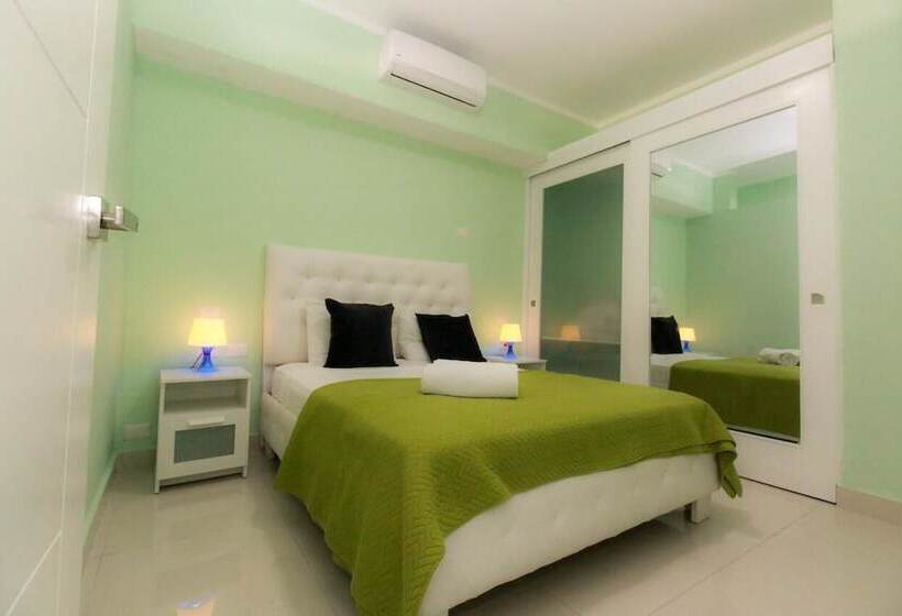 پانسیون Grand Blue Garden Los Corales Beach