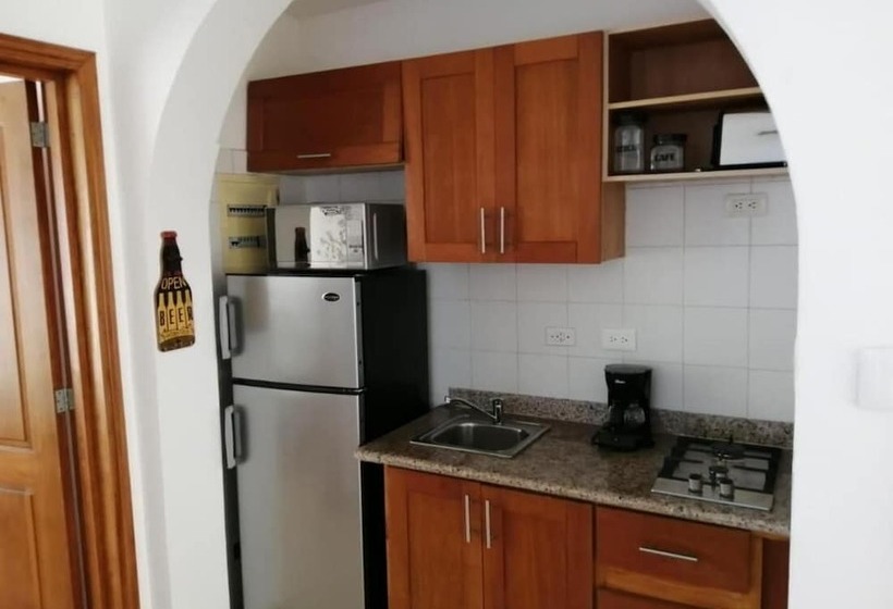 پانسیون Grand Blue Garden Los Corales Beach