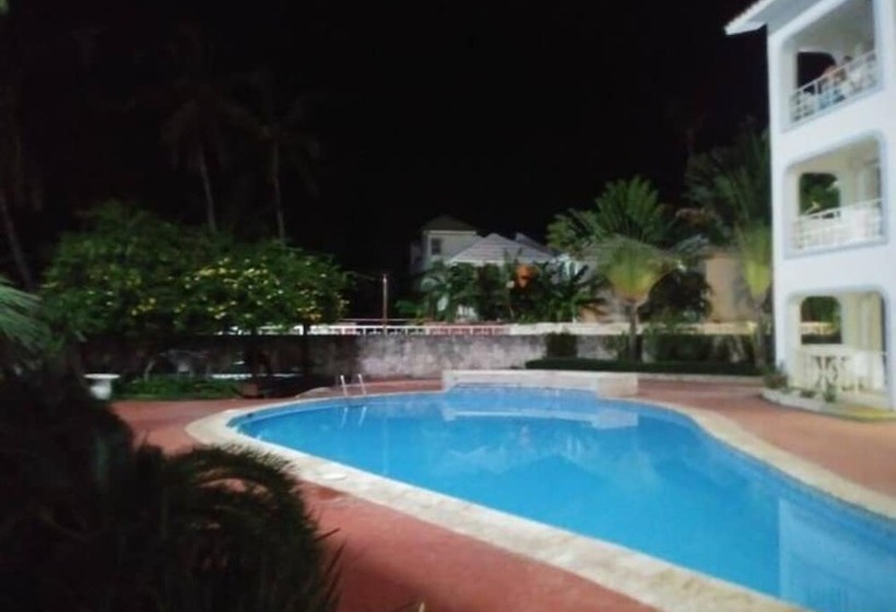 پانسیون Grand Blue Garden Los Corales Beach