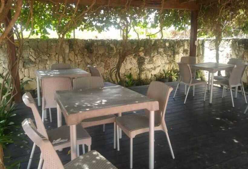 پانسیون Grand Blue Garden Los Corales Beach