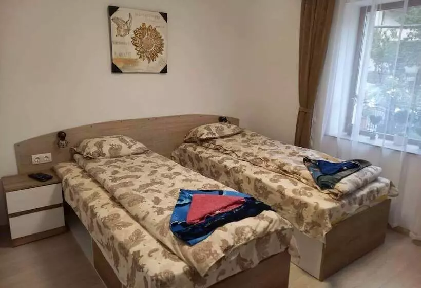 Majatalo Guest House & Rooms Chris Toros