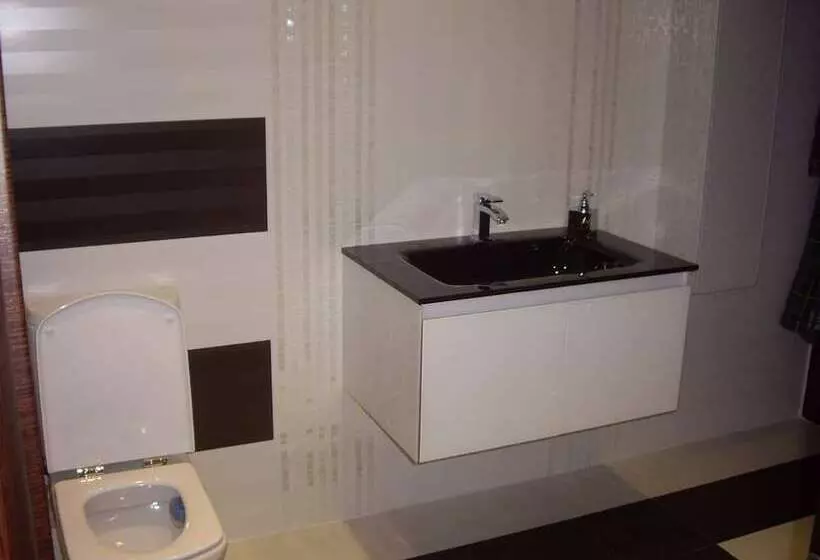 Majatalo Guest House & Rooms Chris Toros