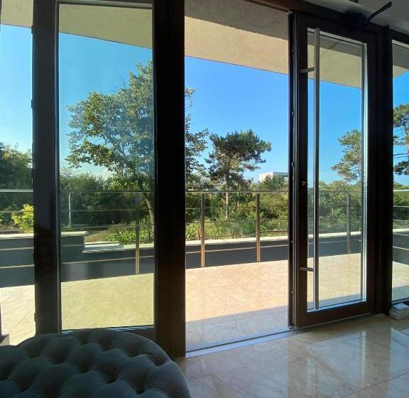 膳宿费 Luxury By Saray