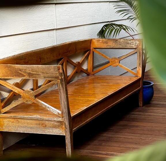 پانسیون Maison Taina