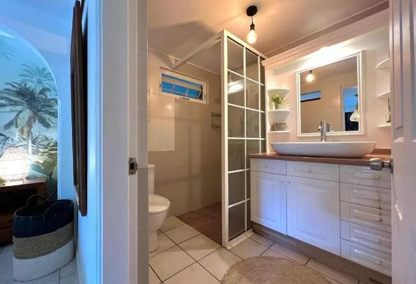 پانسیون Maison Taina