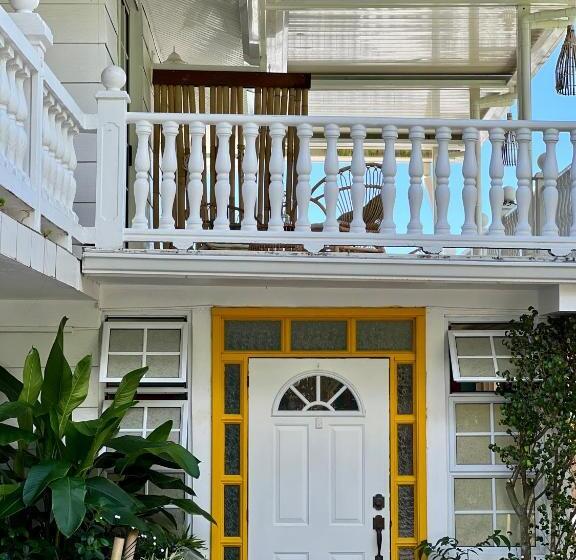 پانسیون Maison Taina