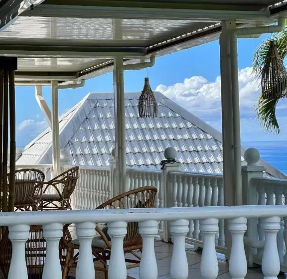 پانسیون Maison Taina