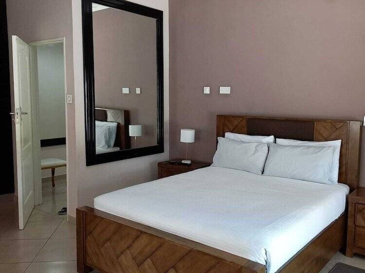 Pension (Hôtel basse catégorie) Serenity River Front Gardens Resort