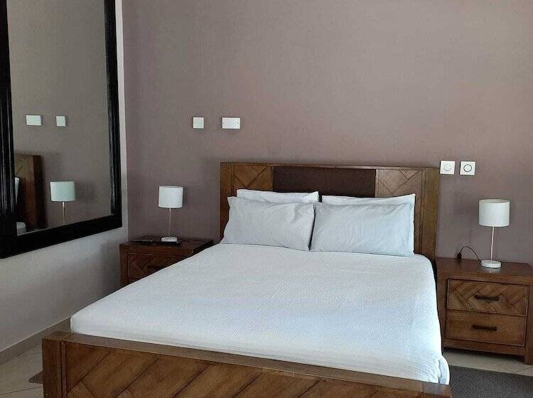 Pension (Hôtel basse catégorie) Serenity River Front Gardens Resort