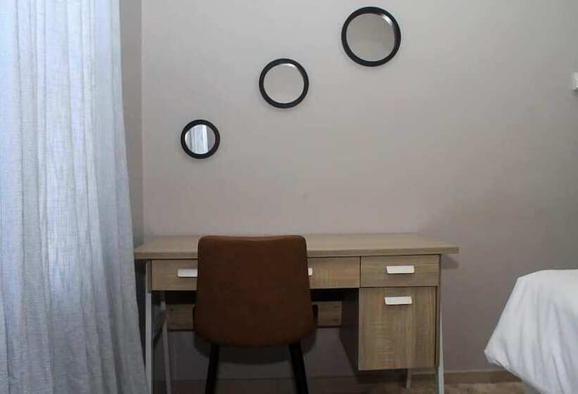 Pension (Hôtel basse catégorie) Serenity River Front Gardens Resort