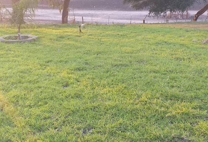 Pension (Hôtel basse catégorie) Serenity River Front Gardens Resort