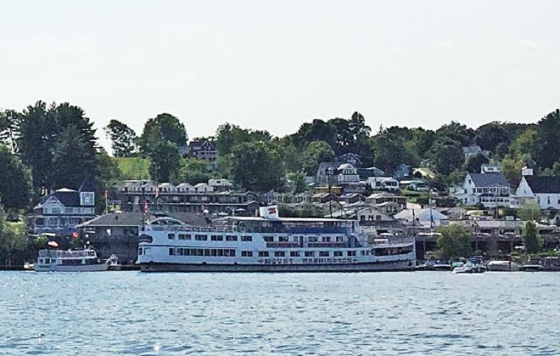 Half Moon Motel & Cottages