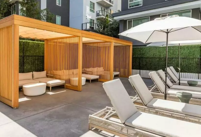 ホテル Modern Apartment Rentals