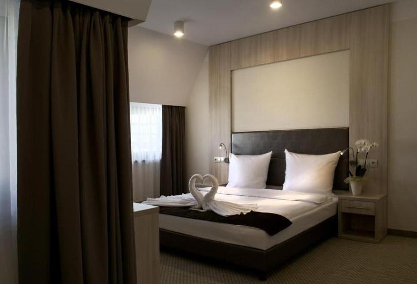 Отель Antonio Conference