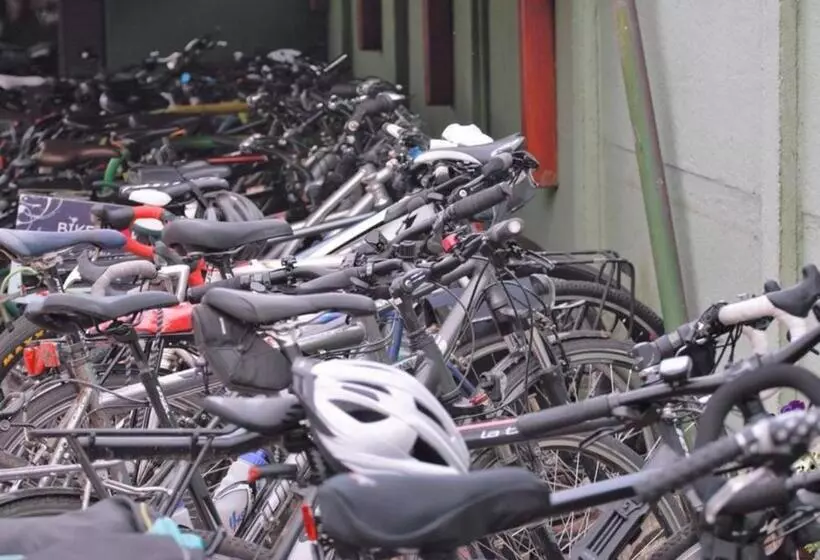 ホテル Bike Hostel&camp