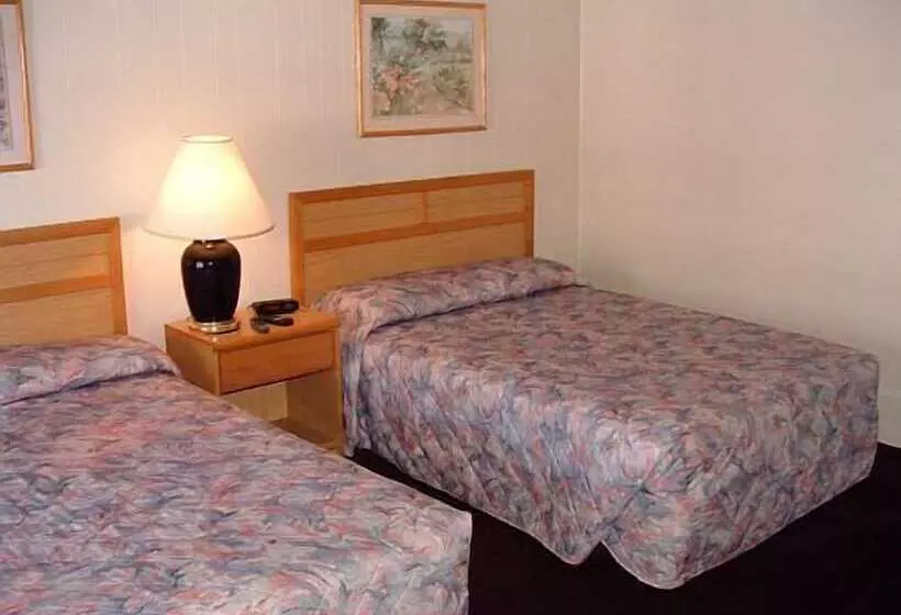ホテル Castlewood Inn