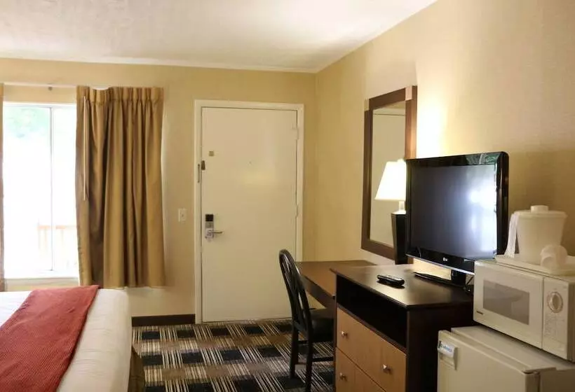 ホテル Castlewood Inn