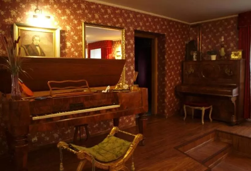 Hotelli I Restauracja Chopin