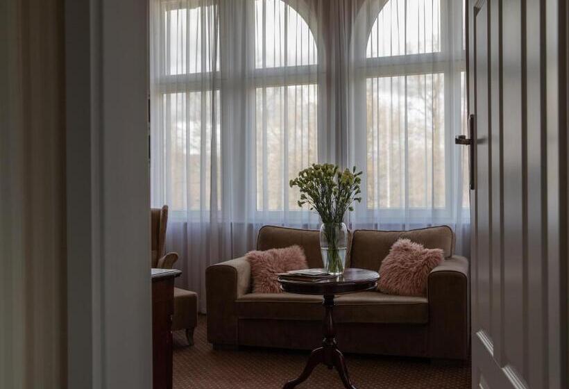 호텔 Dębowy Biowellness & Spa Góry Sowie