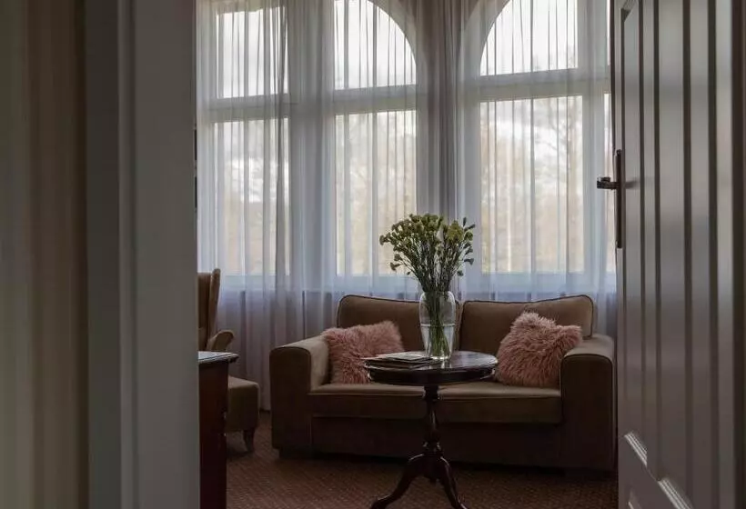 Hotelli Dębowy Biowellness & Spa Góry Sowie