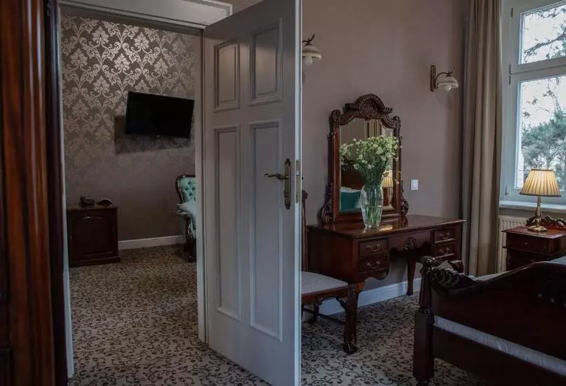 Hotelli Dębowy Biowellness & Spa Góry Sowie