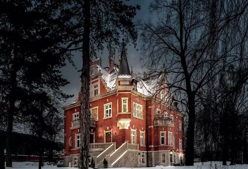 Hotelli Dębowy Biowellness & Spa Góry Sowie