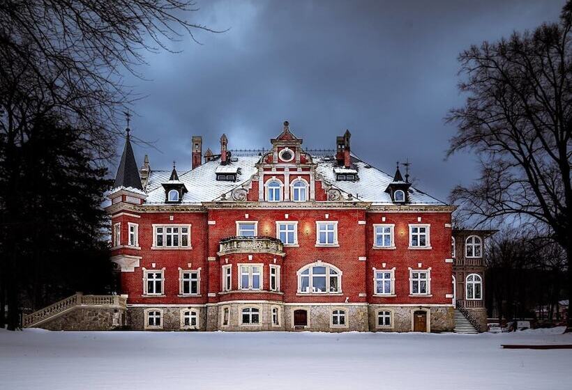 호텔 Dębowy Biowellness & Spa Góry Sowie