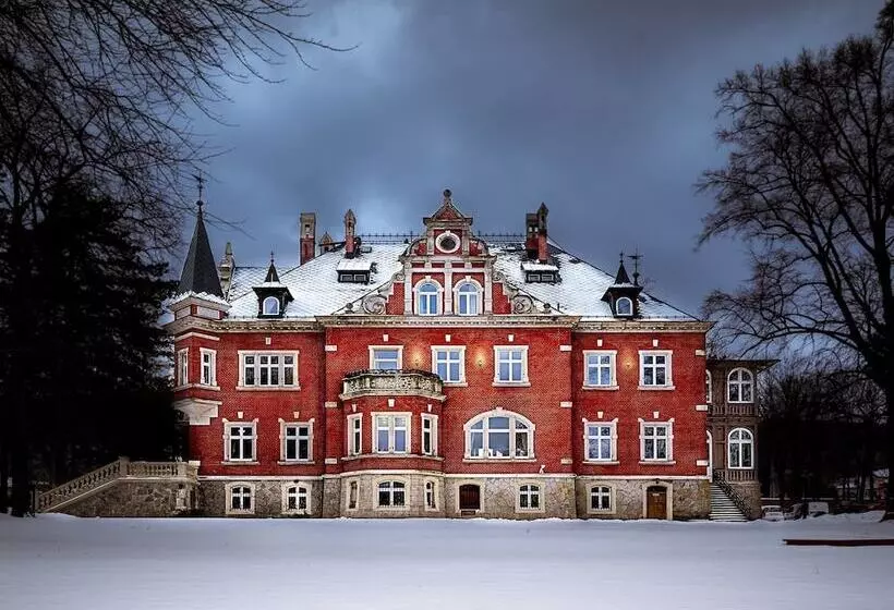 Hotelli Dębowy Biowellness & Spa Góry Sowie