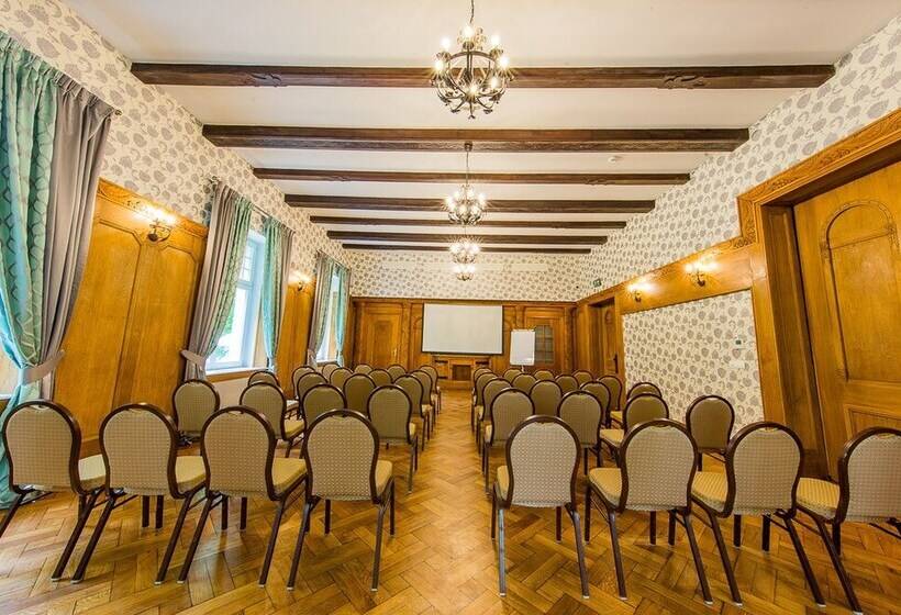 호텔 Dębowy Biowellness & Spa Góry Sowie