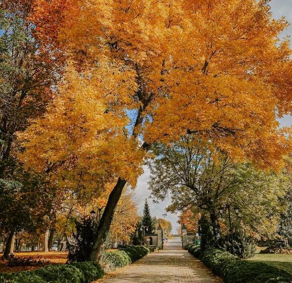 호텔 Dwór Mościbrody