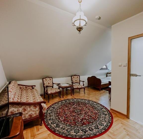 호텔 Dwór Mościbrody