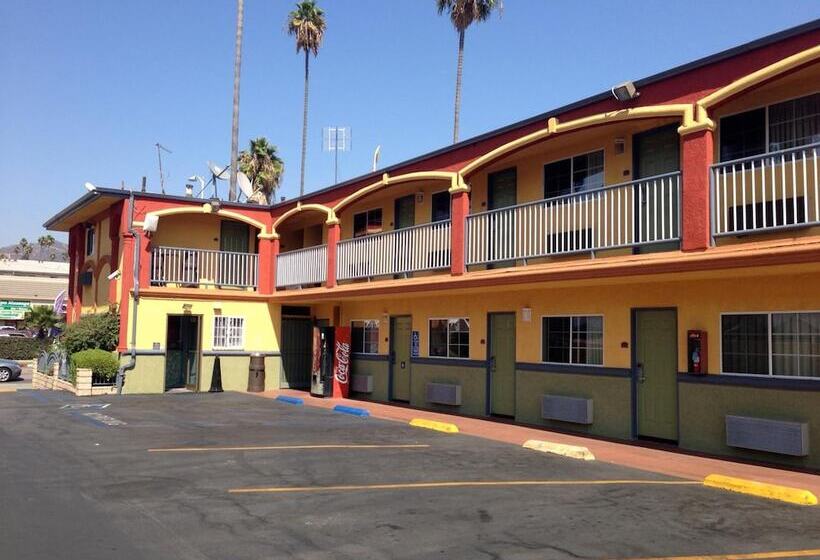 هتل Economy Inn Hollywood