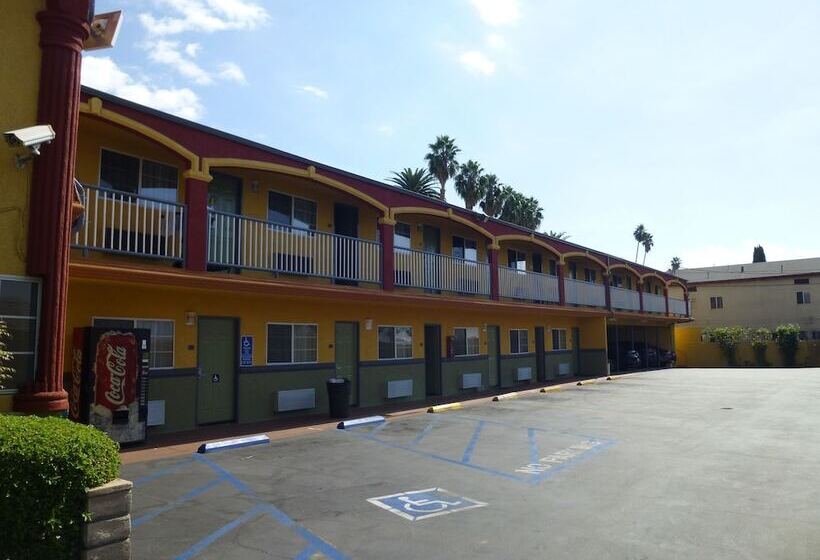 هتل Economy Inn Hollywood