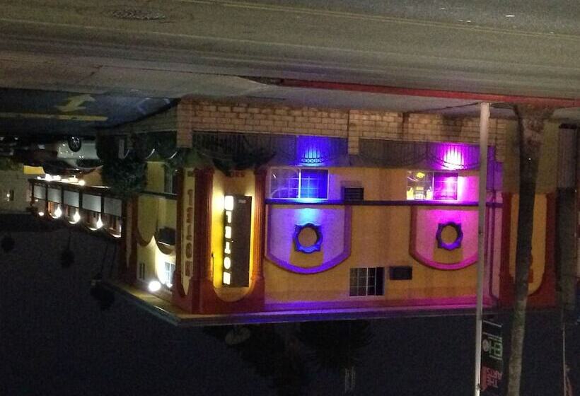 هتل Economy Inn Hollywood