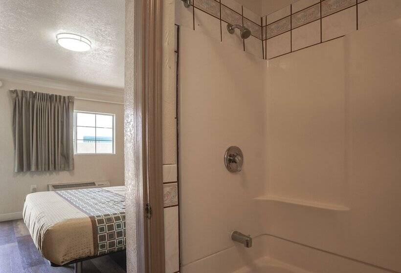 هتل Economy Inn Hollywood