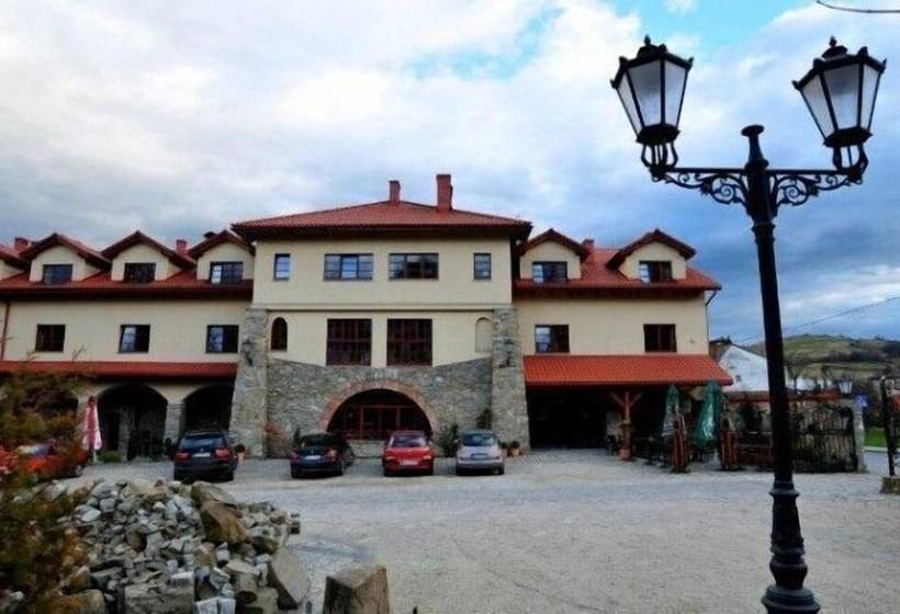 酒店 Folwark Stara Winiarnia