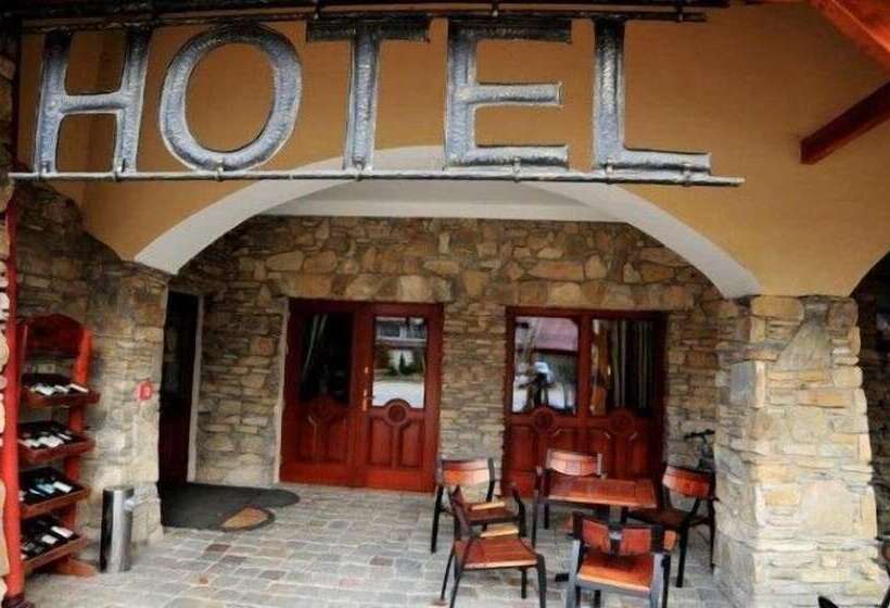 酒店 Folwark Stara Winiarnia