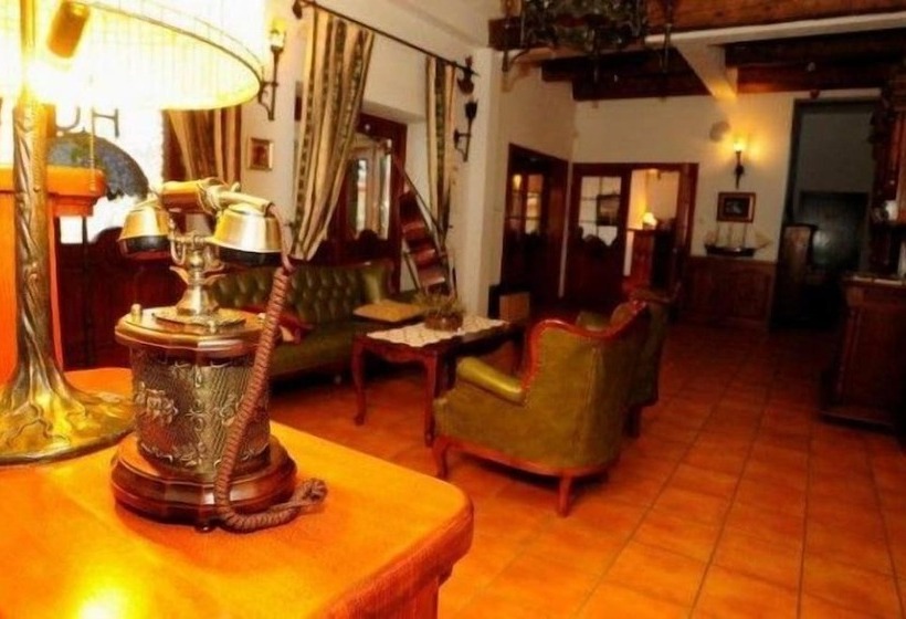 酒店 Folwark Stara Winiarnia