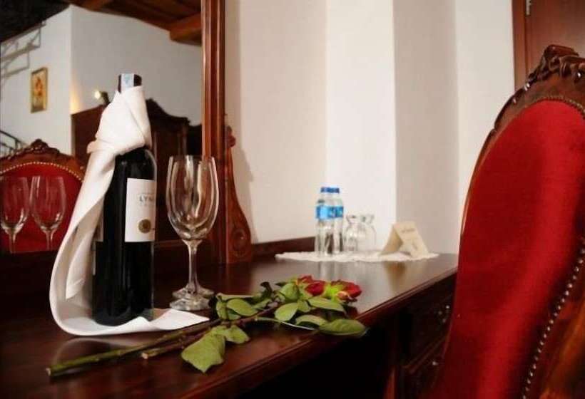 酒店 Folwark Stara Winiarnia