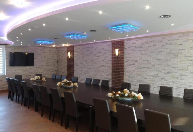 Отель Gościniec Biznesowy