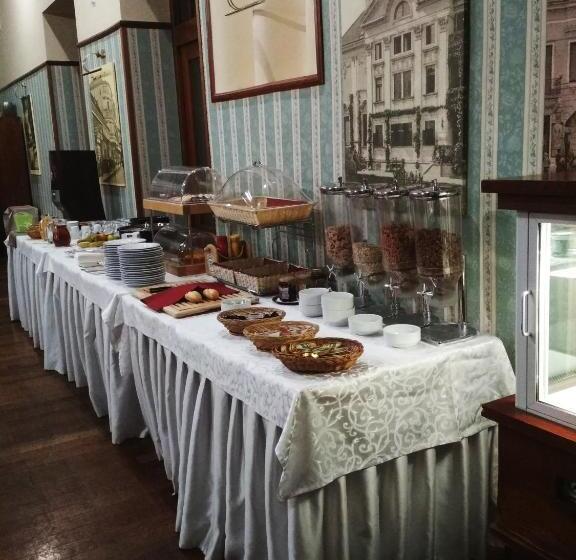 فندق Golden Eagle