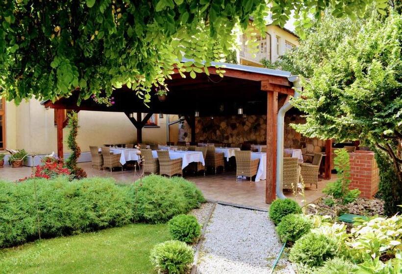 فندق Golden Eagle