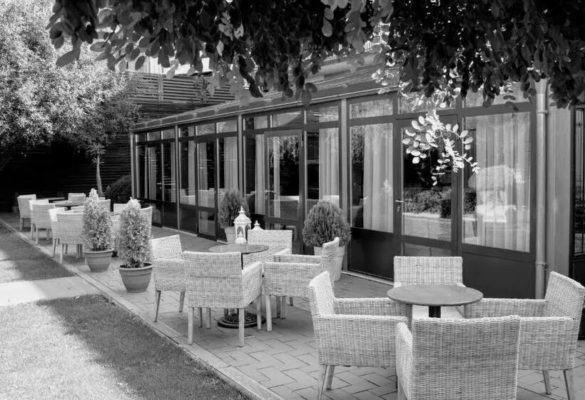 Hotel Golden Eagle