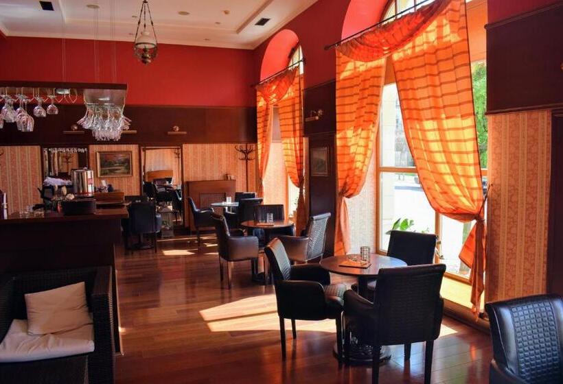 فندق Golden Eagle