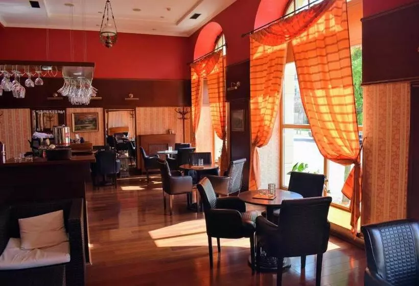 Hotel Golden Eagle