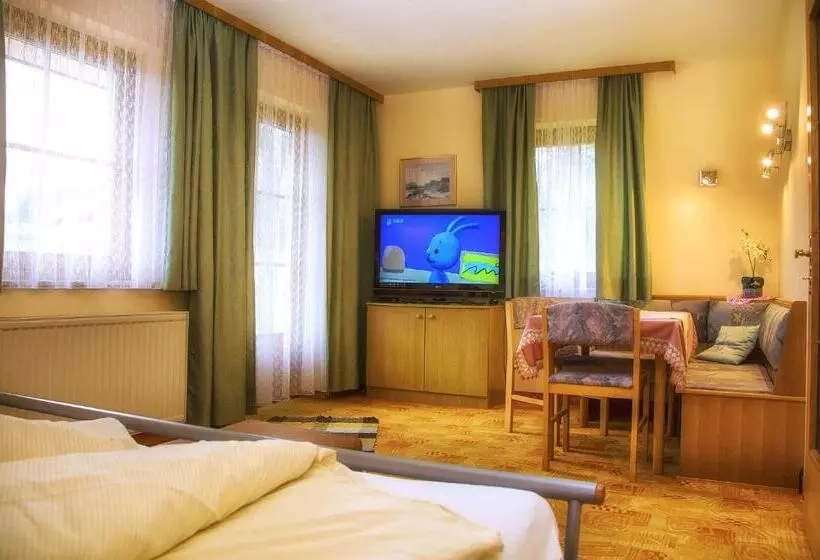 ホテル Gästehaus Götz